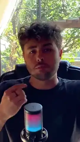 William Kaiser falando no chalé